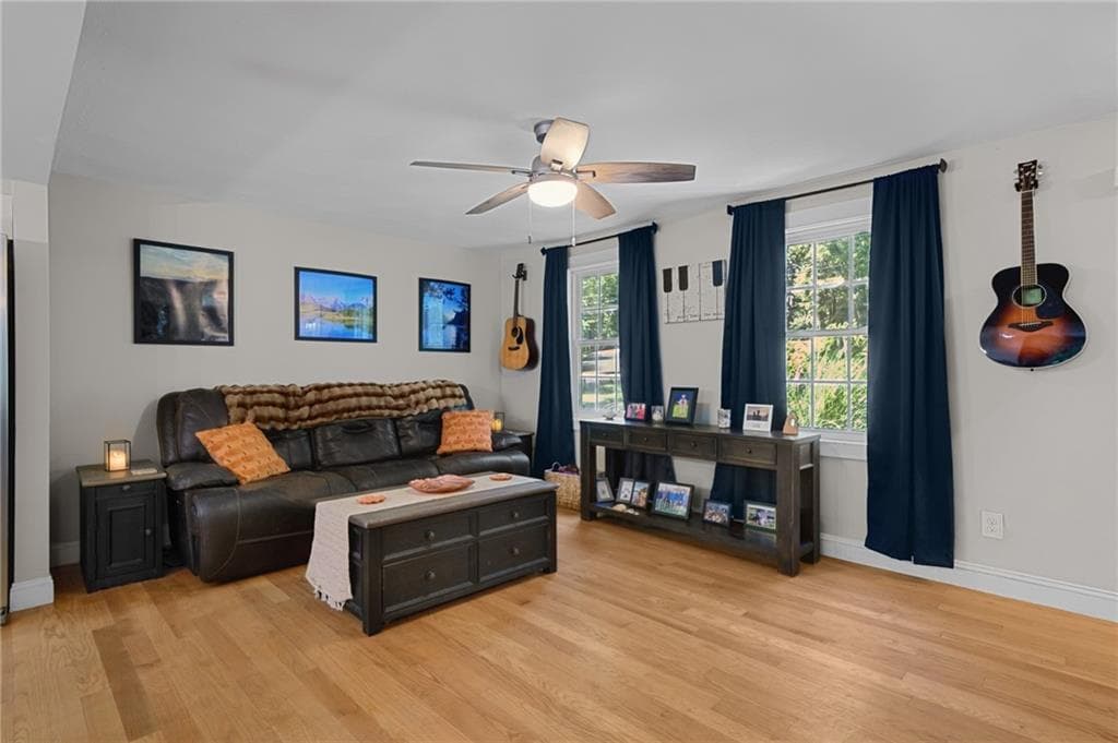 Single Family Residence at 118 Woodville Alton Road, Hopkinton, photo 11 of 41