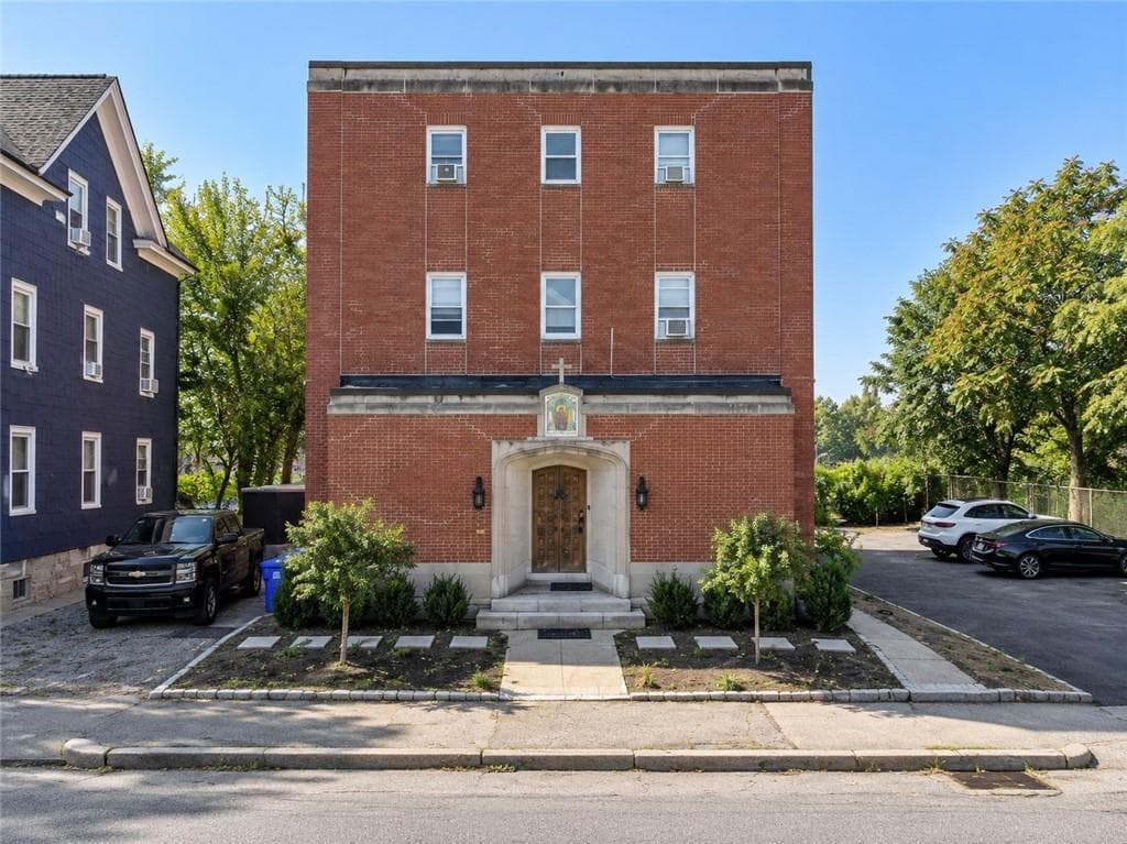 Multi Family at 67 Ridge Street, Providence, photo 2 of 29