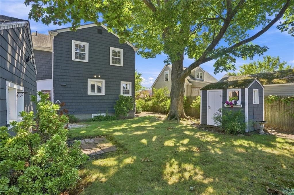 Single Family Residence at 141 Rosemere Road, Pawtucket, photo 3 of 36