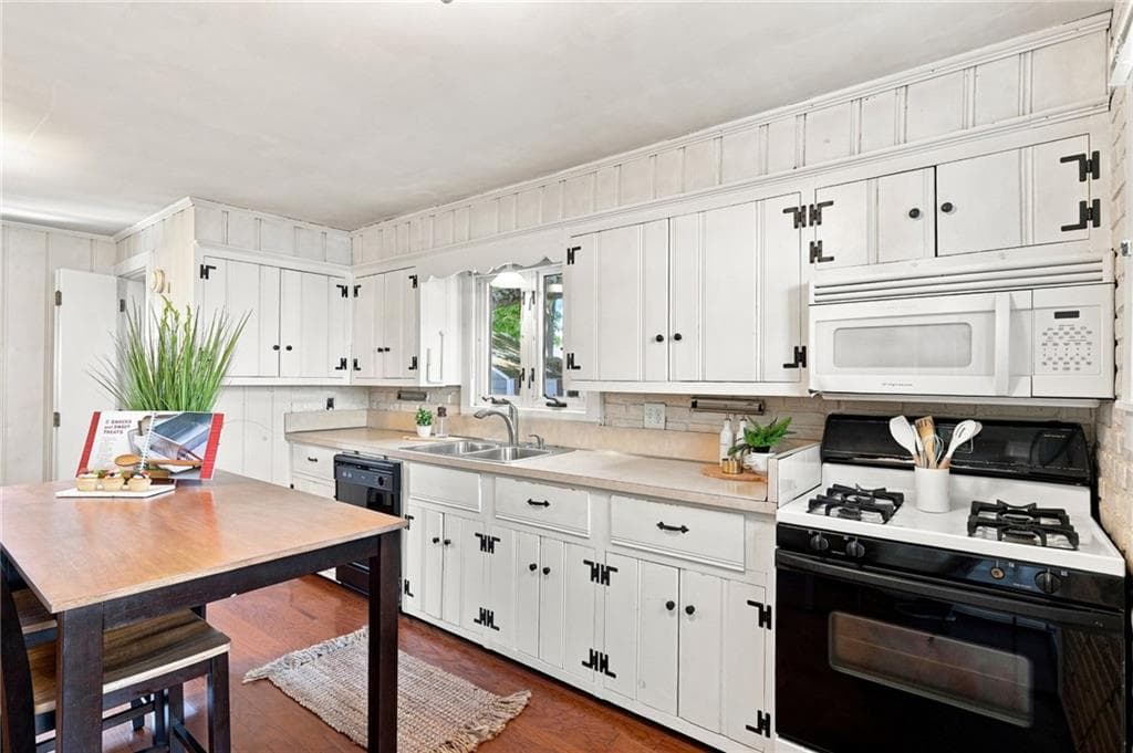 Single Family Residence at 141 Rosemere Road, Pawtucket, photo 14 of 36