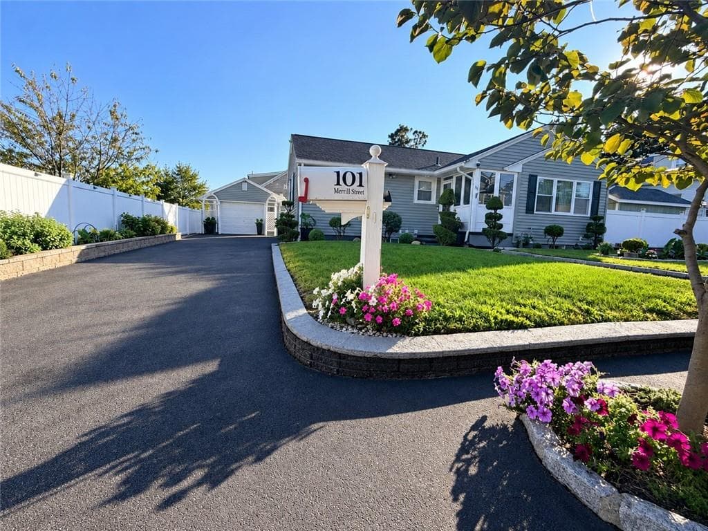 Single Family Residence at 101 Merrill Street, East Providence, photo 5 of 30