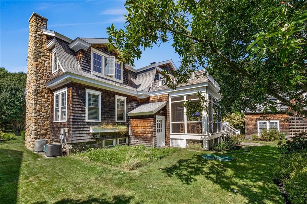 Single Family Residence at 14 Bay View Road, Charlestown, photo 8 of 50