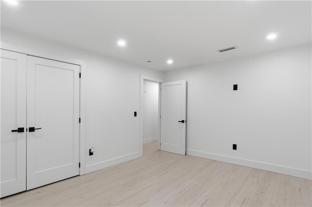Single Family Residence at 433 Gravelly Hill Road, South Kingstown, photo 17 of 34