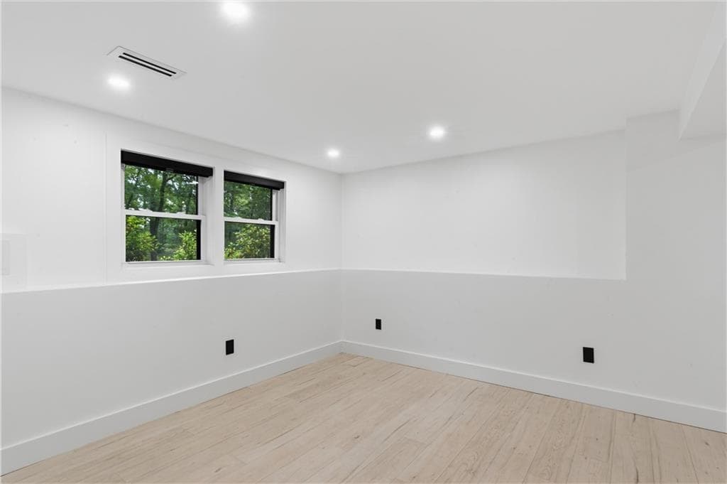 Single Family Residence at 433 Gravelly Hill Road, South Kingstown, photo 26 of 34