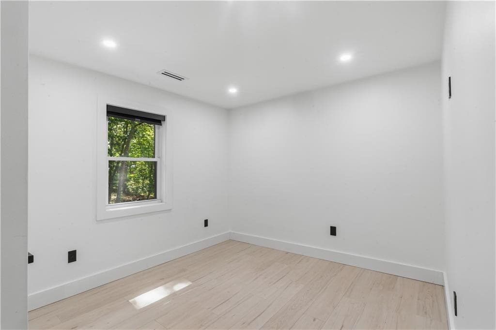 Single Family Residence at 433 Gravelly Hill Road, South Kingstown, photo 18 of 34