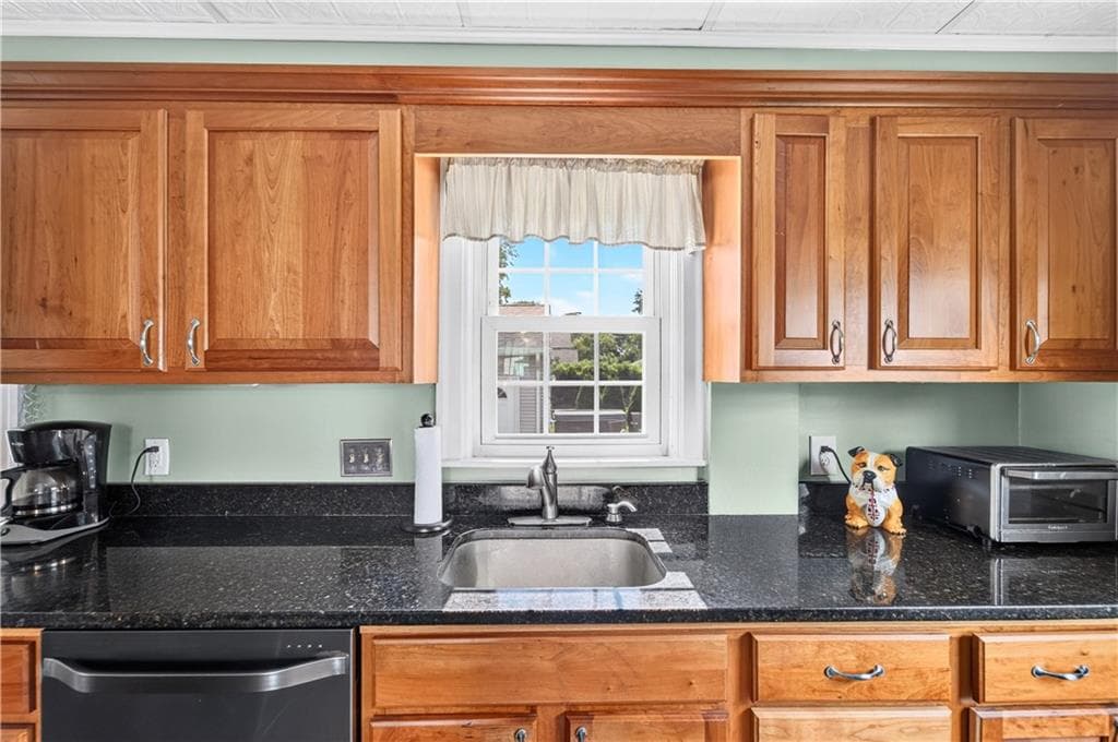 Single Family Residence at 87 Miller Avenue, East Providence, photo 14 of 43