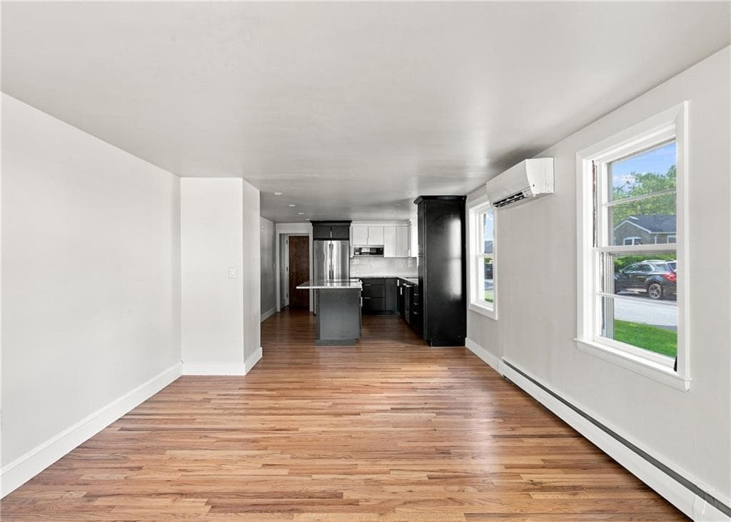Single Family Residence at 274 Whitford Avenue, Providence, photo 6 of 25