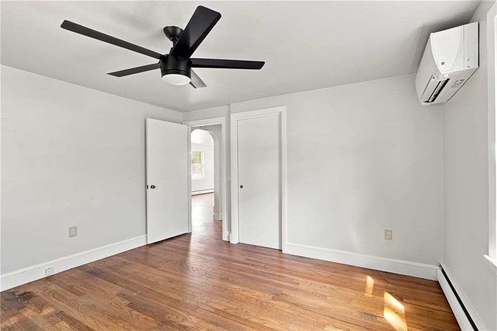 Single Family Residence at 274 Whitford Avenue, Providence, photo 16 of 25