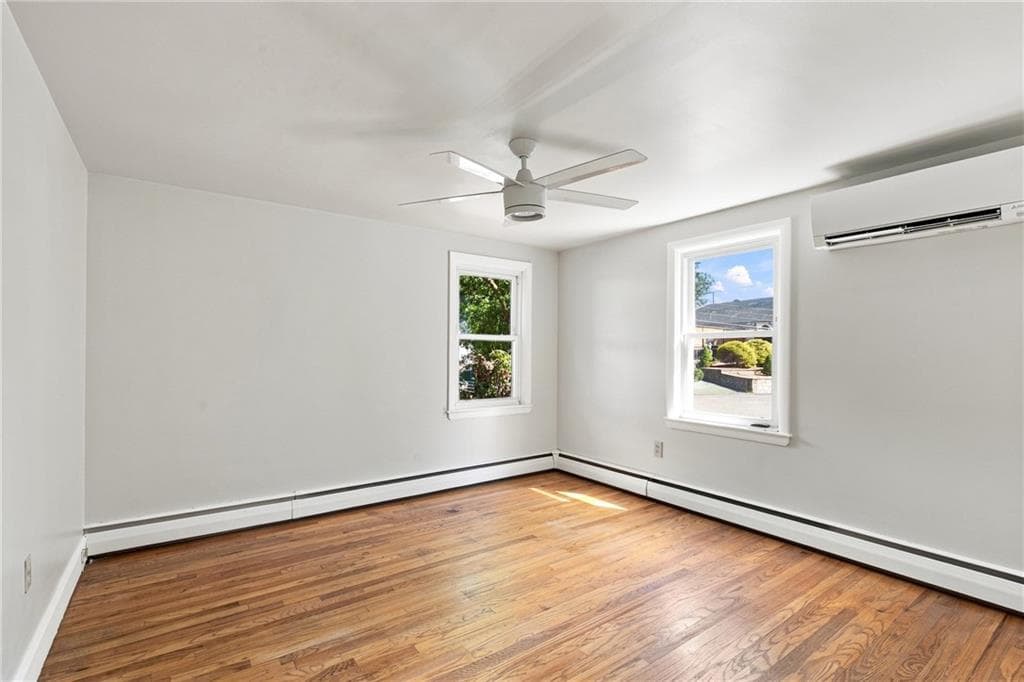 Single Family Residence at 274 Whitford Avenue, Providence, photo 19 of 25