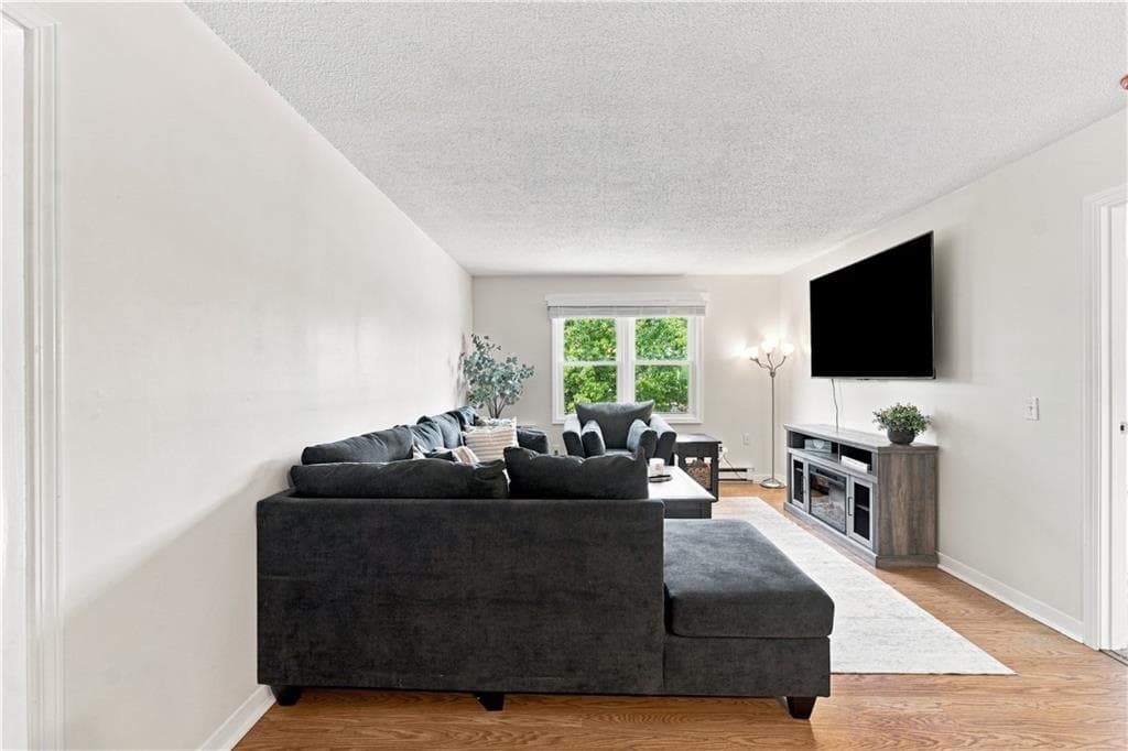 Condominium at 5 Apple Valley Parkway UNIT 12, Smithfield, photo 23 of 37