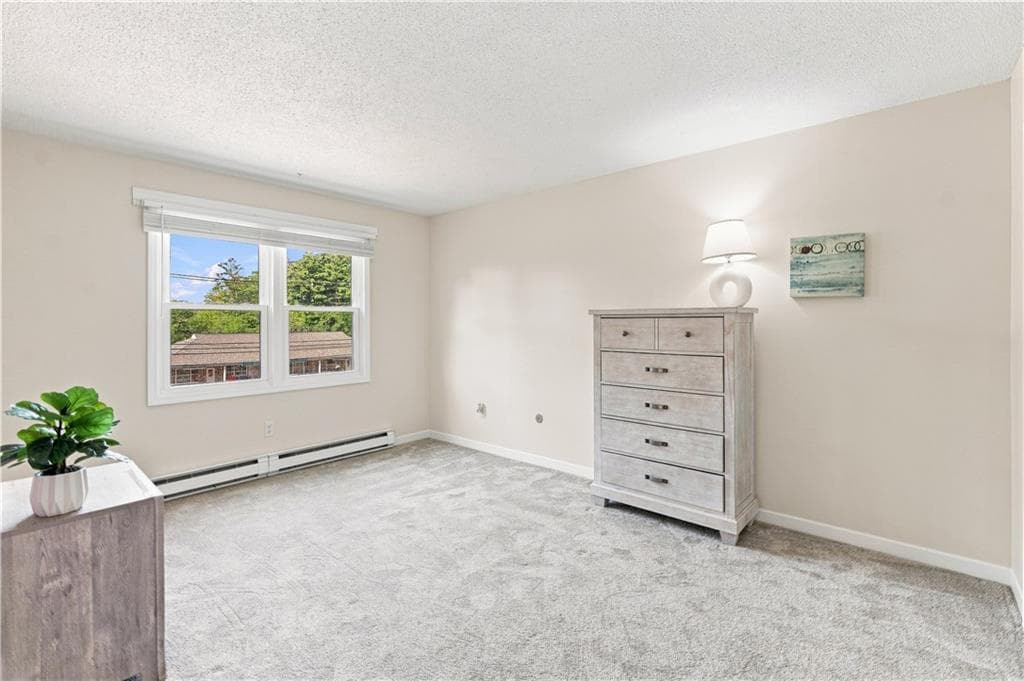 Condominium at 5 Apple Valley Parkway UNIT 12, Smithfield, photo 6 of 37