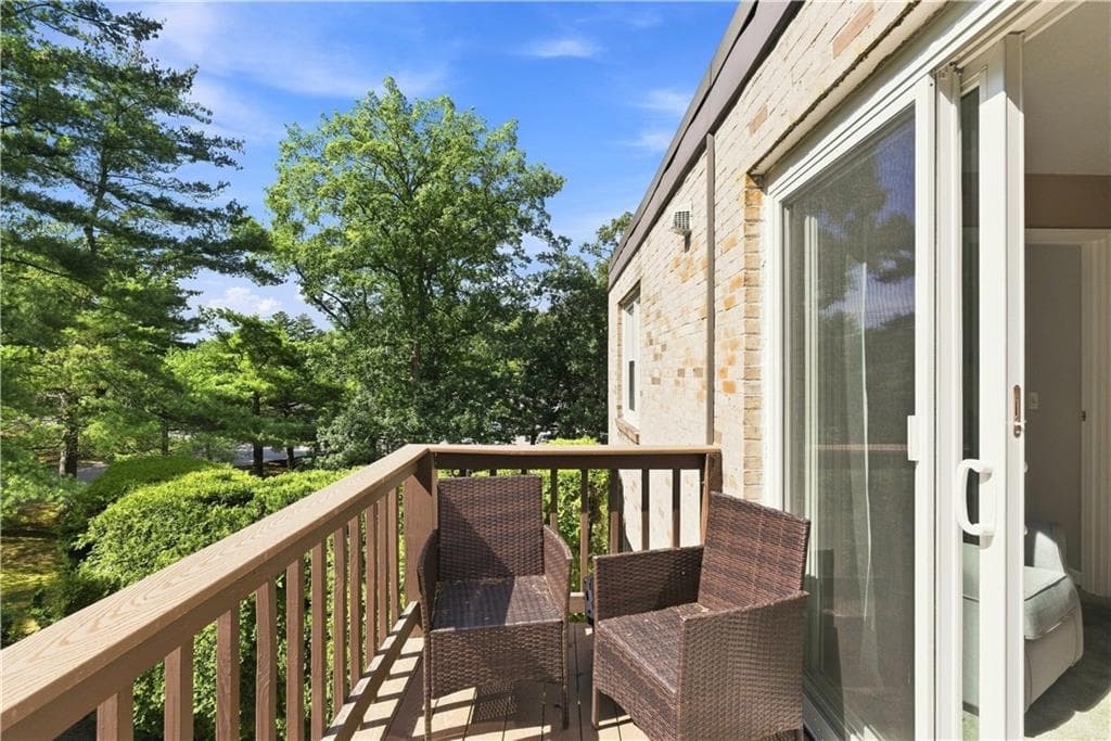 Condominium at 5 Apple Valley Parkway UNIT 12, Smithfield, photo 16 of 37