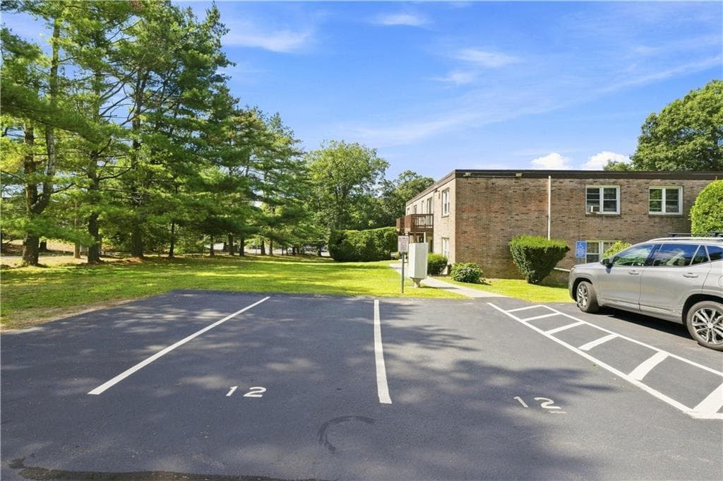 Condominium at 5 Apple Valley Parkway UNIT 12, Smithfield, photo 37 of 37