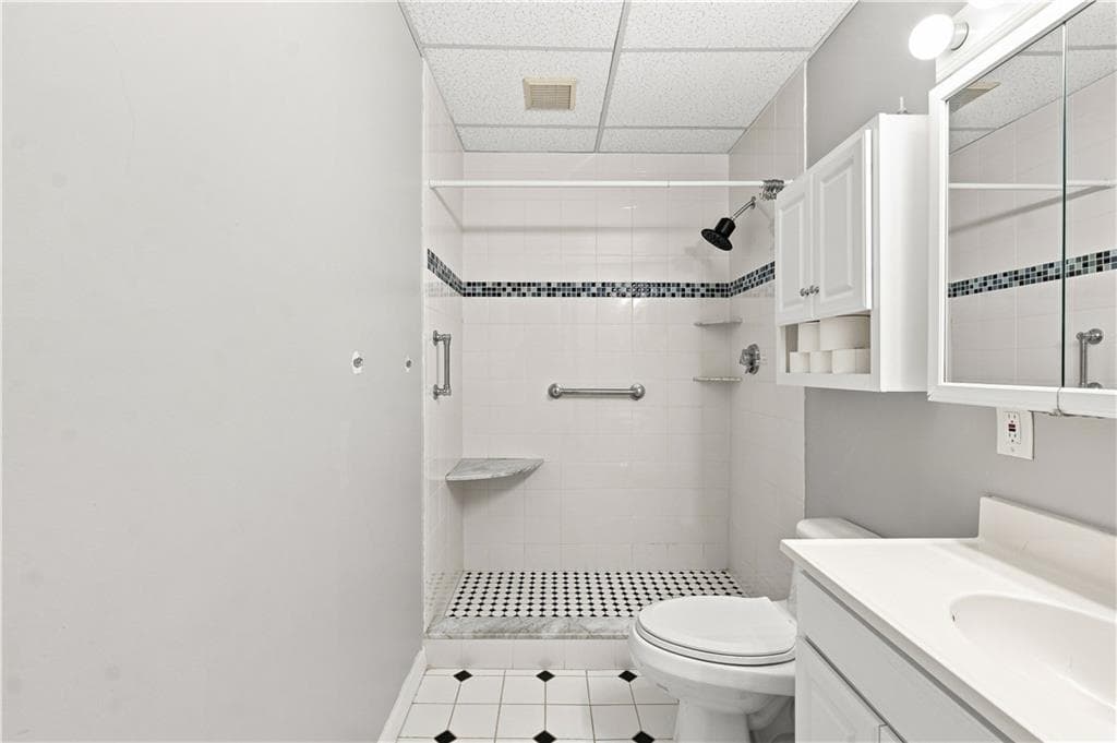Condominium at 5 Apple Valley Parkway UNIT 12, Smithfield, photo 21 of 37