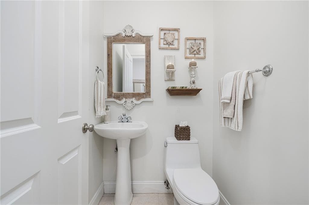 Single Family Residence at 255 Bonnet Point Road, Narragansett, photo 22 of 50