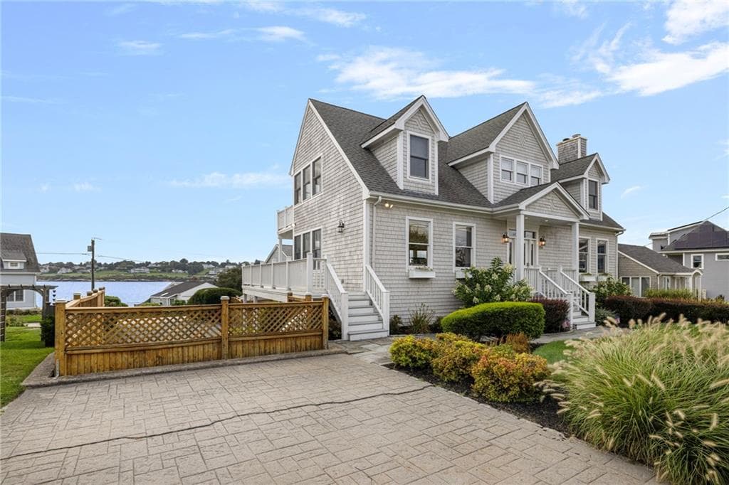Single Family Residence at 255 Bonnet Point Road, Narragansett, photo 4 of 50