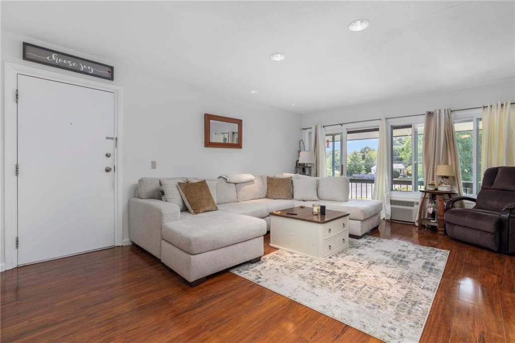 Condominium at 400 Narragansett Parkway UNIT West A 11, Warwick, photo 6 of 36
