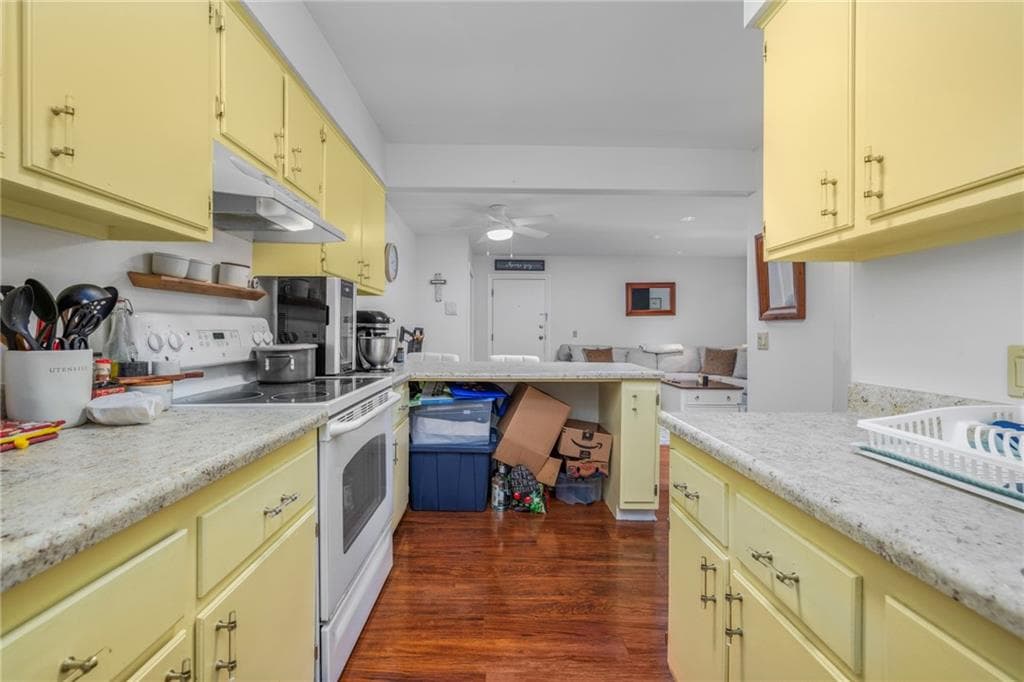 Condominium at 400 Narragansett Parkway UNIT West A 11, Warwick, photo 13 of 36