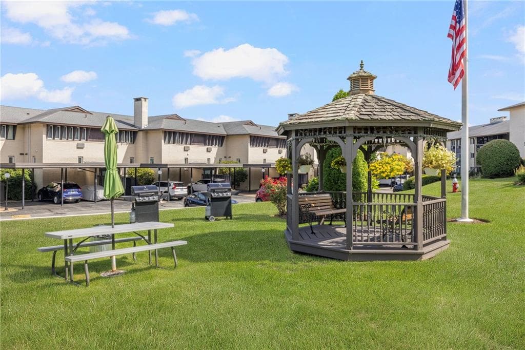 Condominium at 400 Narragansett Parkway UNIT West A 11, Warwick, photo 33 of 36