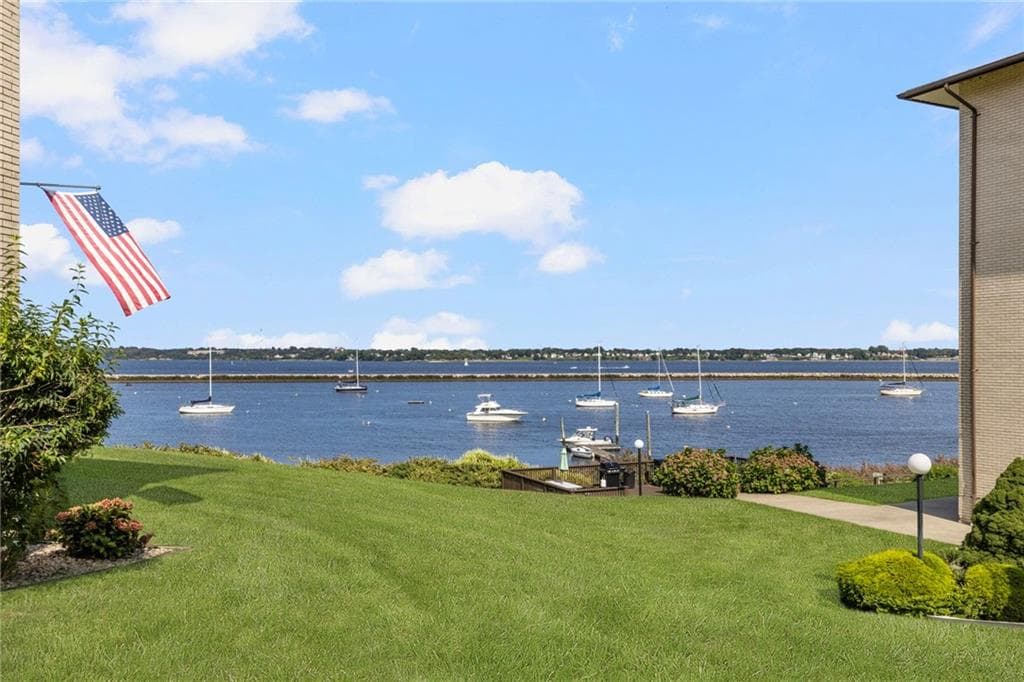 Condominium at 400 Narragansett Parkway UNIT West A 11, Warwick, photo 31 of 36