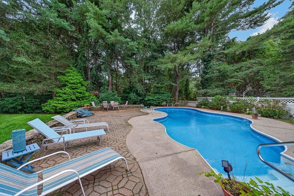 Single Family Residence at 42 Seabreeze Drive, North Kingstown, photo 41 of 49