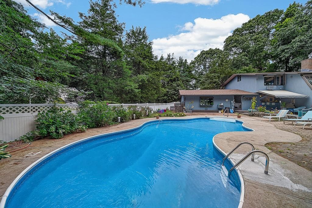 Single Family Residence at 42 Seabreeze Drive, North Kingstown, photo 44 of 49