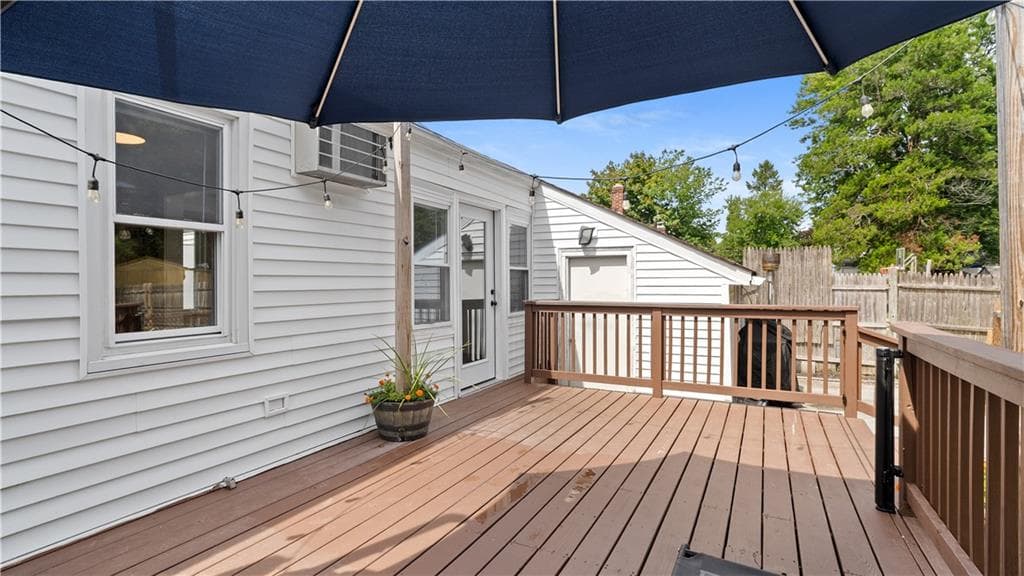 Single Family Residence at 38 Fairfield Court, Warwick, photo 22 of 30