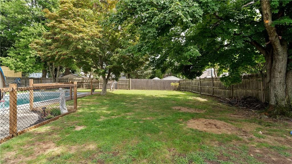 Single Family Residence at 38 Fairfield Court, Warwick, photo 24 of 30