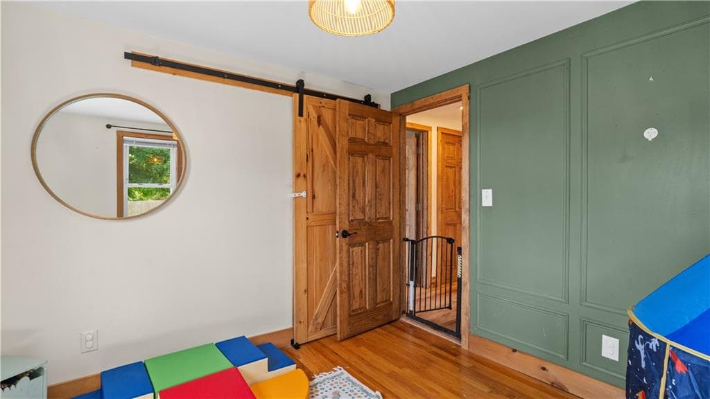 Single Family Residence at 38 Fairfield Court, Warwick, photo 19 of 30