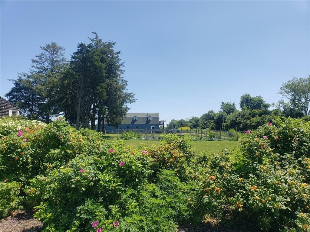 Single Family Residence at 256 Matunuck Beach Road, South Kingstown, photo 22 of 27
