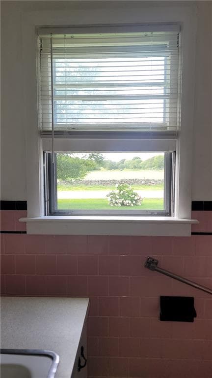 Single Family Residence at 256 Matunuck Beach Road, South Kingstown, photo 10 of 27