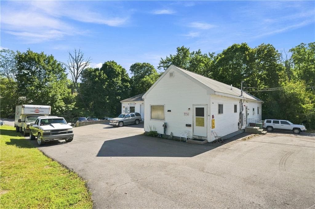 Commercial at 168 Rockland Avenue, Woonsocket, photo 6 of 45