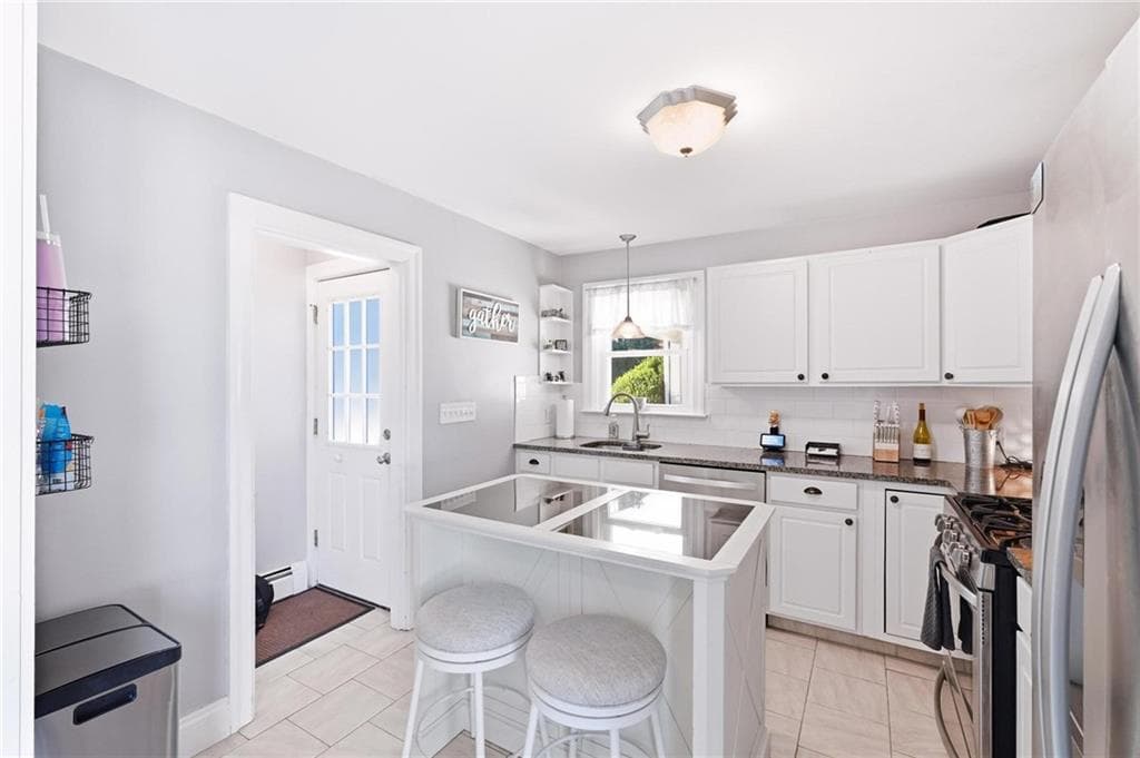 Single Family Residence at 76 George Arden Avenue, Warwick, photo 27 of 46