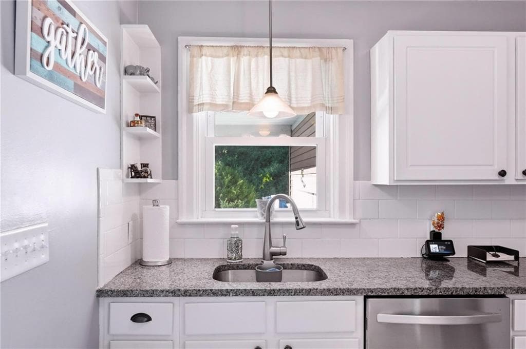 Single Family Residence at 76 George Arden Avenue, Warwick, photo 24 of 46