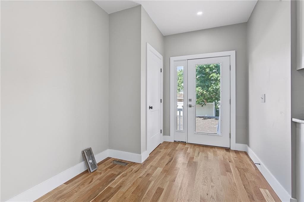 Condominium at 2 Rounds Avenue, East Providence, photo 4 of 32