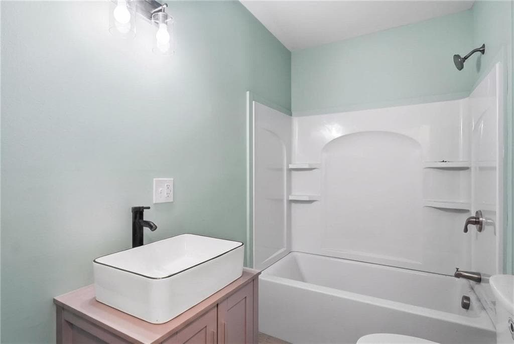 Single Family Residence at 21 Overbrook Avenue, Warwick, photo 24 of 41