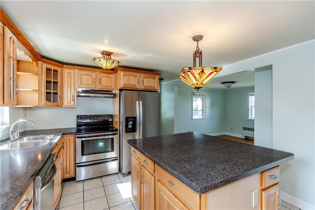 Single Family Residence at 6 Restwood Road, Cranston, photo 13 of 42
