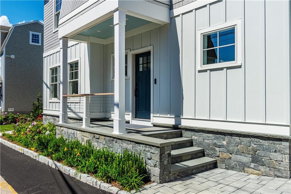 Single Family Residence at 6 Sharon Court, Newport, photo 7 of 50