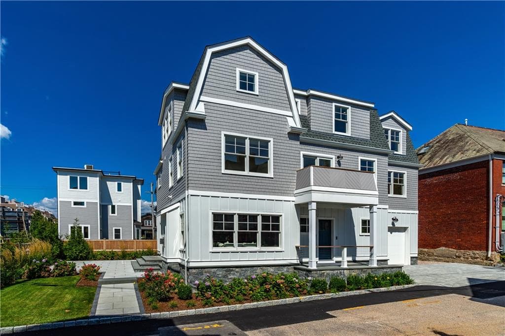 Single Family Residence at 6 Sharon Court, Newport, photo 5 of 50
