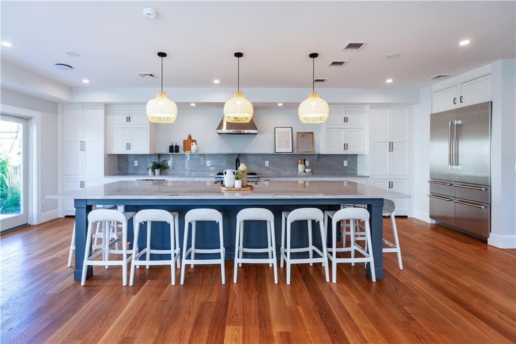 Single Family Residence at 6 Sharon Court, Newport, photo 14 of 50