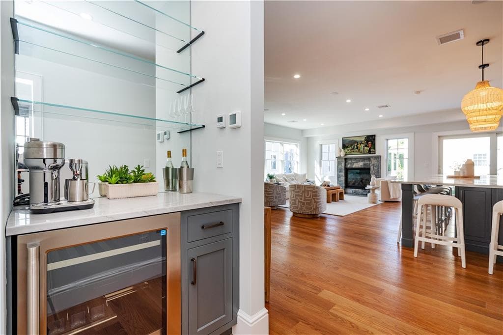 Single Family Residence at 6 Sharon Court, Newport, photo 19 of 50