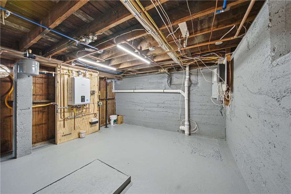 Single Family Residence at 430 Cumberland Hill Road, Woonsocket, photo 23 of 36