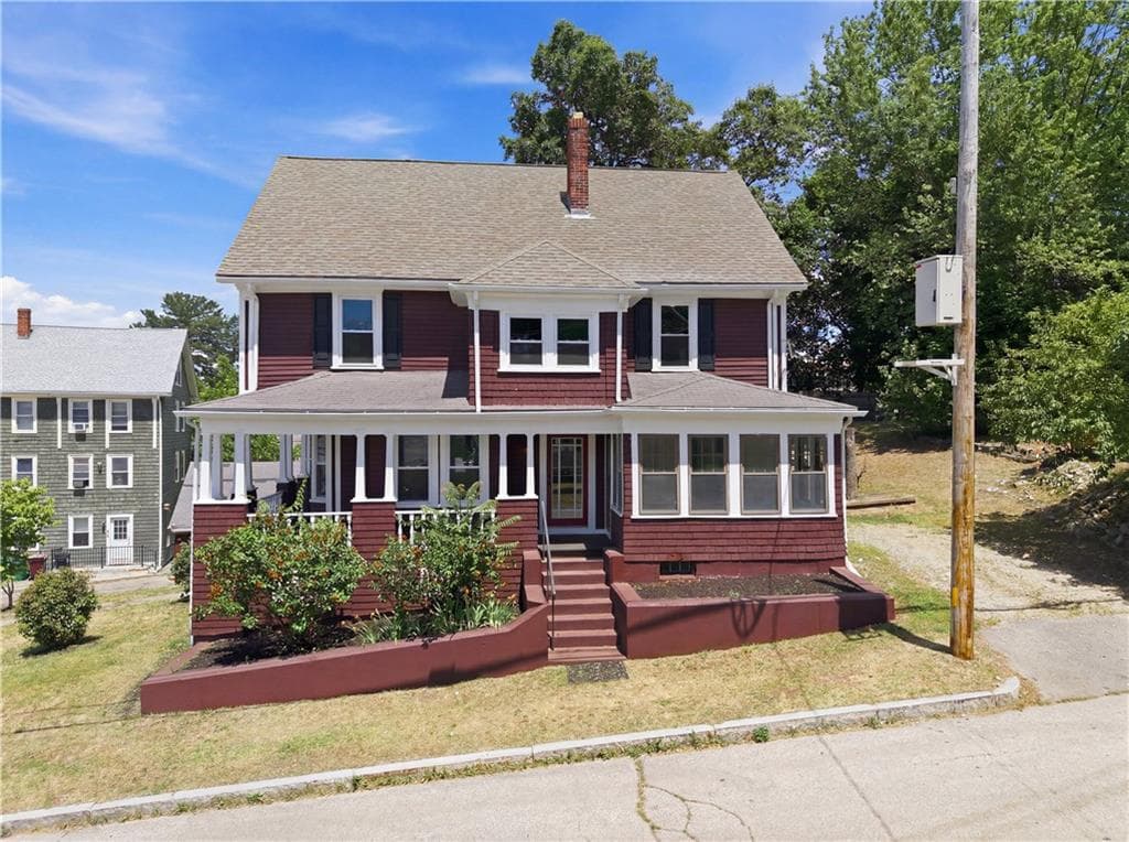 Single Family Residence at 430 Cumberland Hill Road, Woonsocket, photo 5 of 36