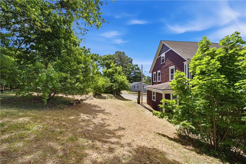 Single Family Residence at 430 Cumberland Hill Road, Woonsocket, photo 25 of 36
