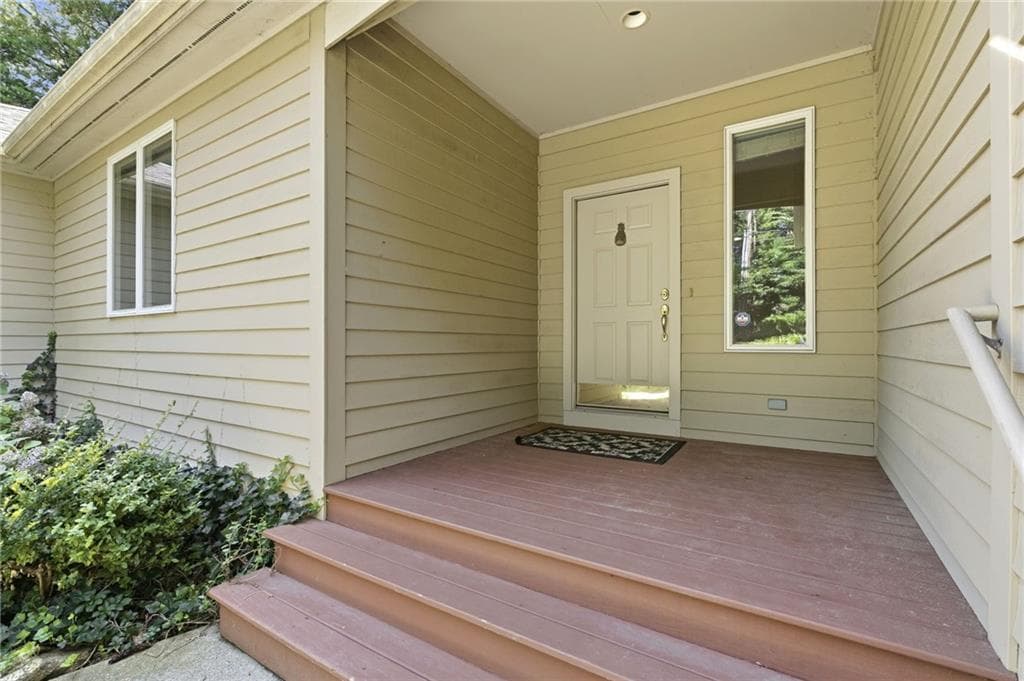 Condominium at 170 Pine Glen Drive, East Greenwich, photo 2 of 40