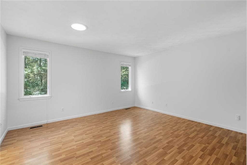 Condominium at 170 Pine Glen Drive, East Greenwich, photo 16 of 40