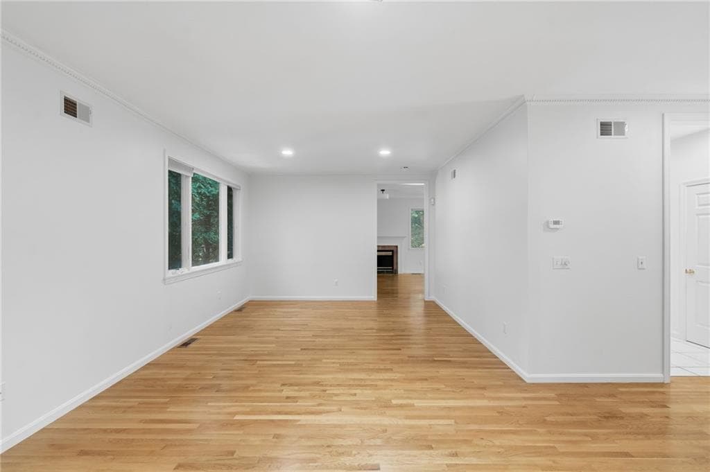 Condominium at 170 Pine Glen Drive, East Greenwich, photo 7 of 40