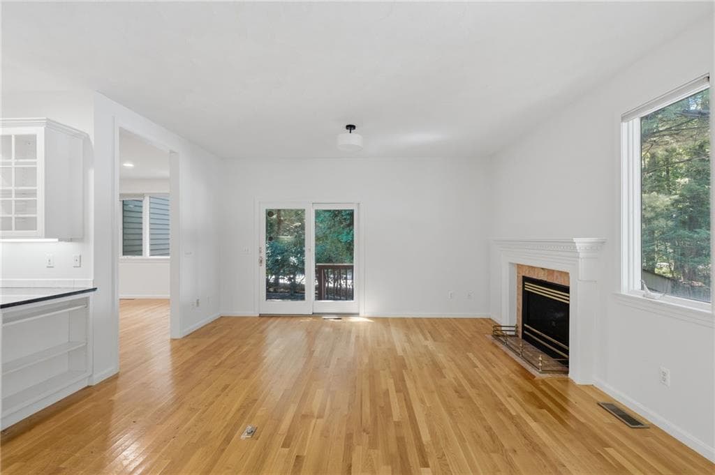 Condominium at 170 Pine Glen Drive, East Greenwich, photo 11 of 40