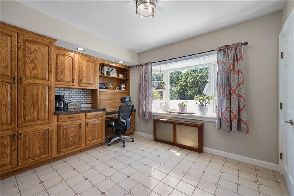 Multi Family at 6 Colonial Drive, Westerly, photo 18 of 49
