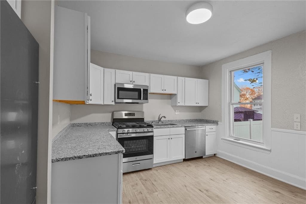 Condominium at 584 Weeden Street, Pawtucket, photo 2 of 25